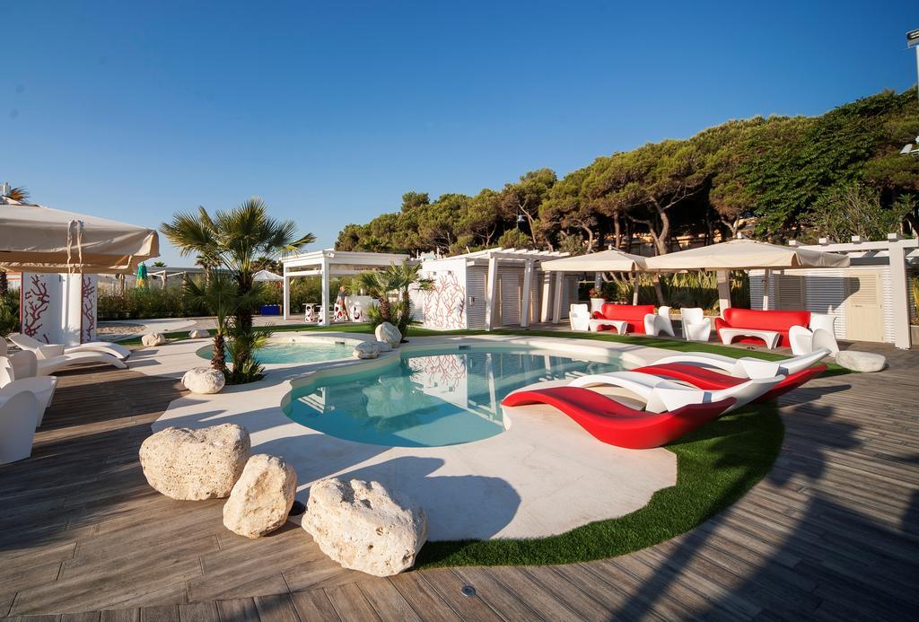 Hotel Doge Alba Adriatica Exteriör bild