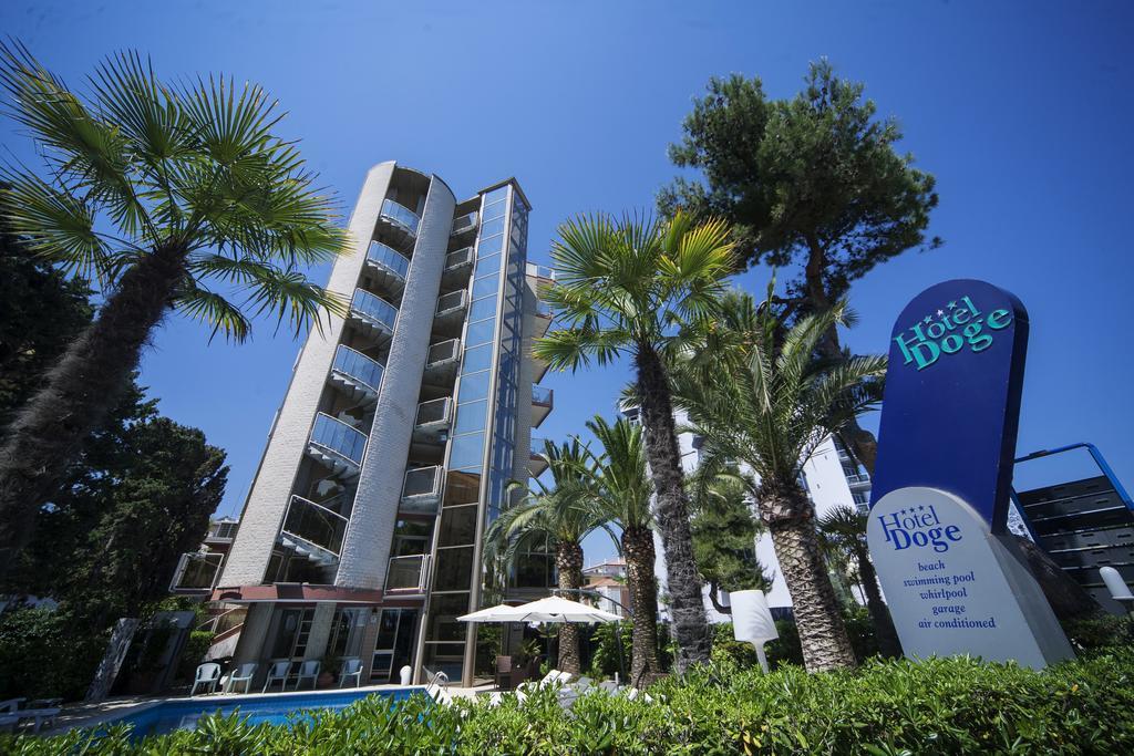 Hotel Doge Alba Adriatica Exteriör bild