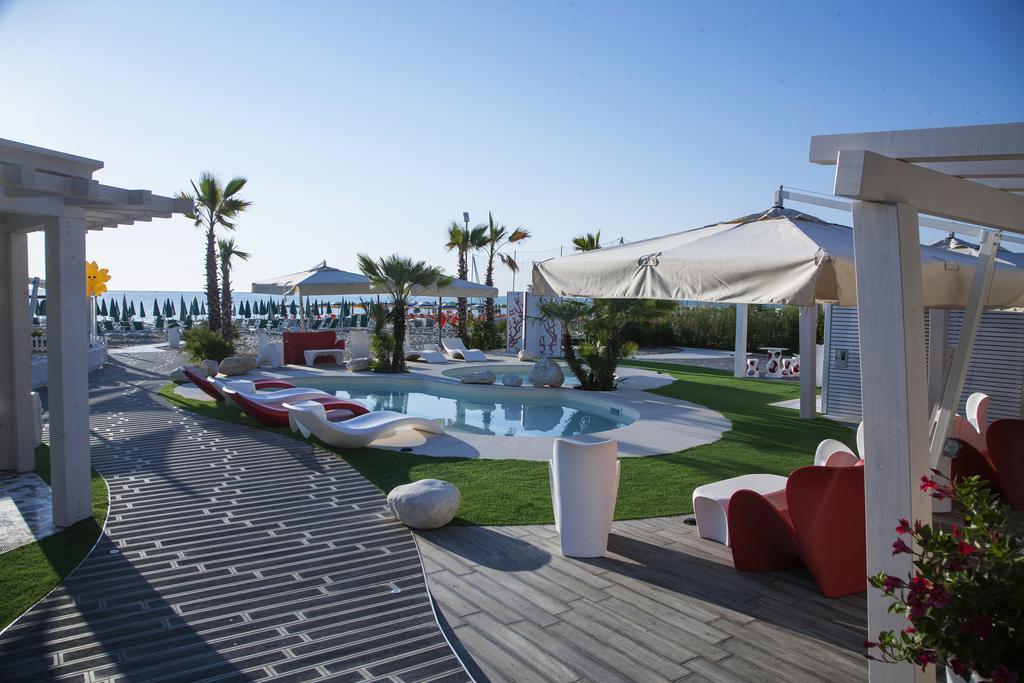 Hotel Doge Alba Adriatica Exteriör bild