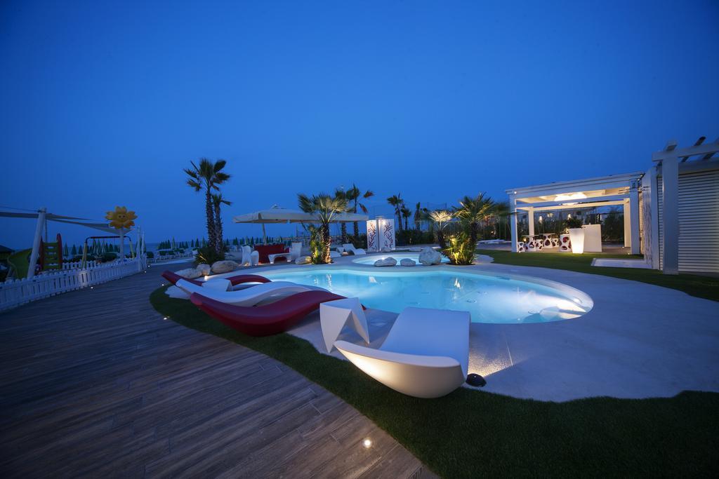 Hotel Doge Alba Adriatica Exteriör bild