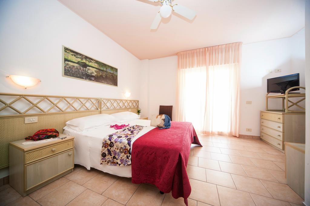 Hotel Doge Alba Adriatica Rum bild