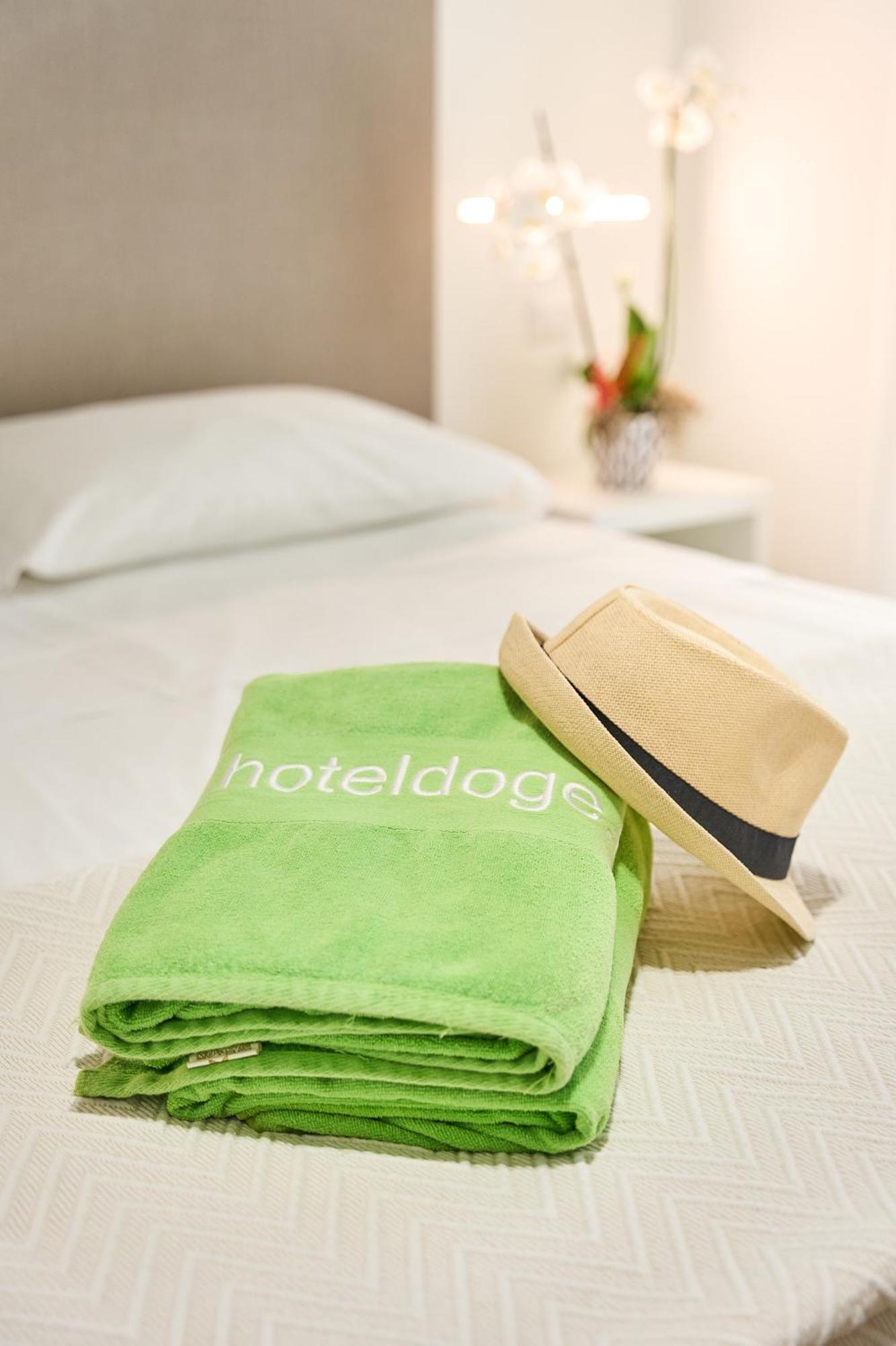 Hotel Doge Alba Adriatica Exteriör bild